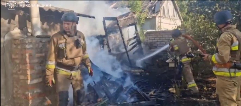У ДСНС показали, як ліквідувували наслідки масованого обстрілу на Миколаївщині, - ВІДЕО
