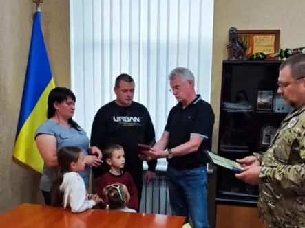 У Гадяцькій громаді рідним полеглого Захисника України передали державні нагороди