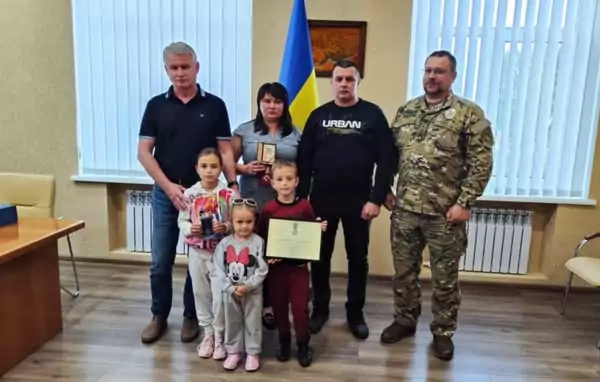 У Гадяцькій громаді рідним полеглого Захисника України передали державні нагороди