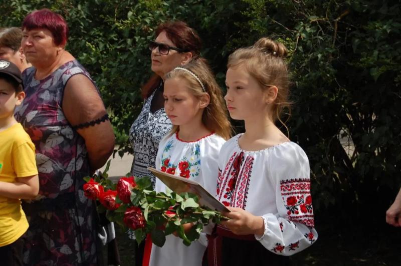 У Гребінці відкрили меморіальну дошку Захиснику України Олександру Чухну