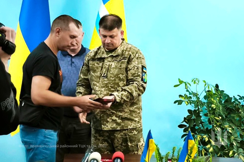 У Кременчуці родинам загиблих Захисників передали Ордени “За мужність” 