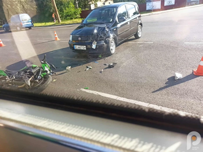 У Луцьку внаслідок аварії постраждали водій і пасажирка мотоцикла: обох госпіталізували у важкому стані