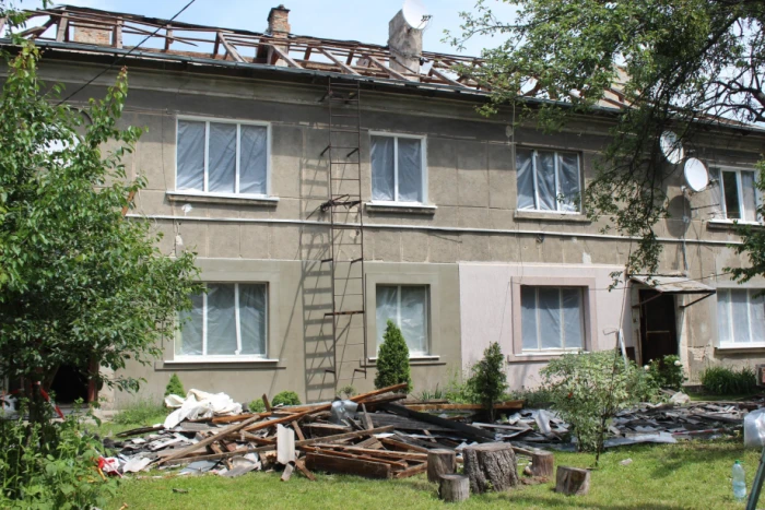 Удар РФ по Луцьку: влада планує накрити будинок на Озерецькій, у місті ремонтують житло на семи вулицях