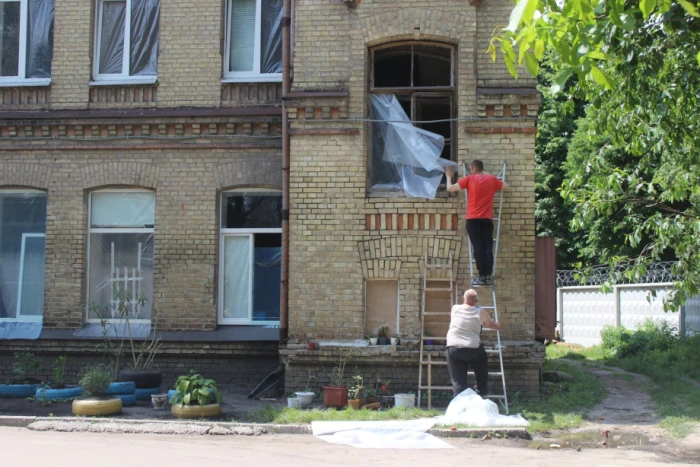 Удар РФ по Луцьку: влада планує накрити будинок на Озерецькій, у місті ремонтують житло на семи вулицях