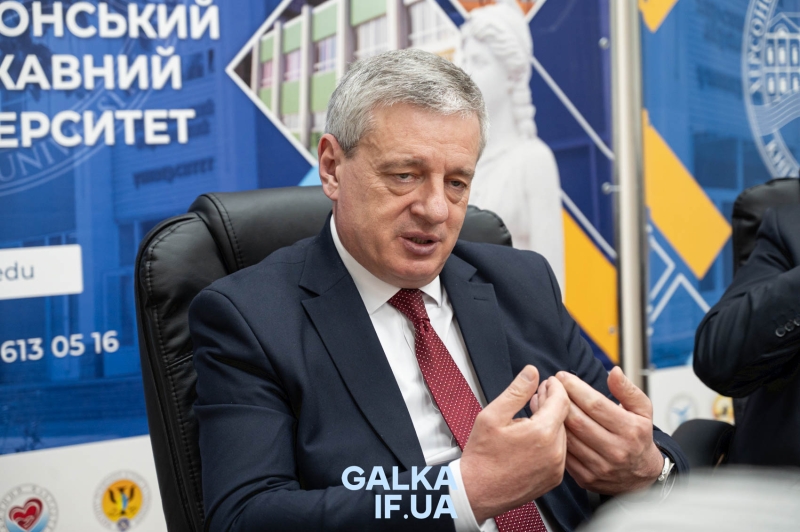 Втратив дім, але не південну ідентичність: історія Херсонського університету, який оселився у Франківську (ФОТО)