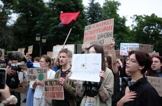У Маріїнському парку люди вийшли на підтримку законопроєкту про незалежність НАБУ і САП