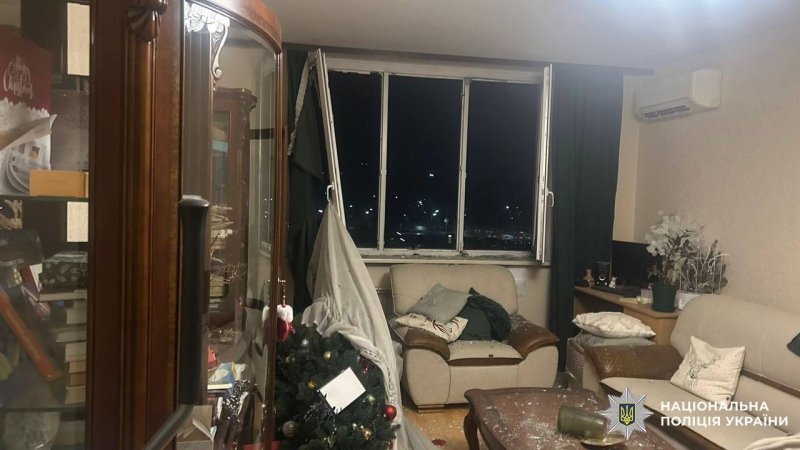 Нічна атака на Київ: фото та відео потрощеної багатоповерхівки