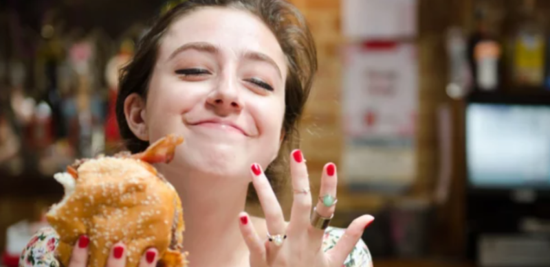 Жуй довше - важ менше: як щелепа впливає на фігуру