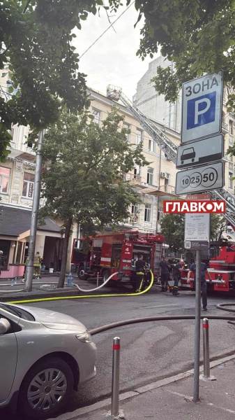 У центрі Києва спалахнула квартира (фото, відео)