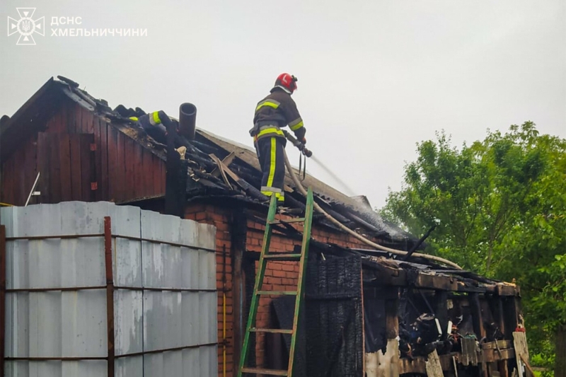 У Лехнівці згоріла літня кухня: обійшлося без жертв