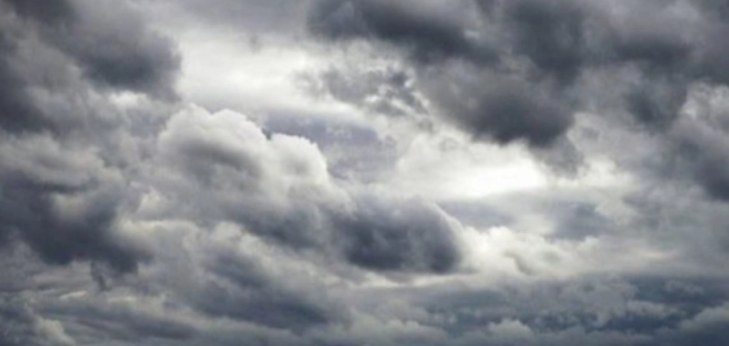 Хмари атакують: Івано‑Франківськ готується до потужної зливи завтра