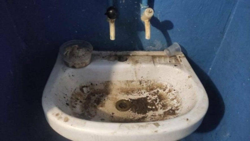 Занедбане укриття у Франківську: загроза та антисанітарія замість захисту (ФОТО)