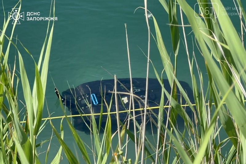 У Запоріжжі водолази дістали тіло 17-річного хлопця, який зник у затопленому кар&rsquo;єрі