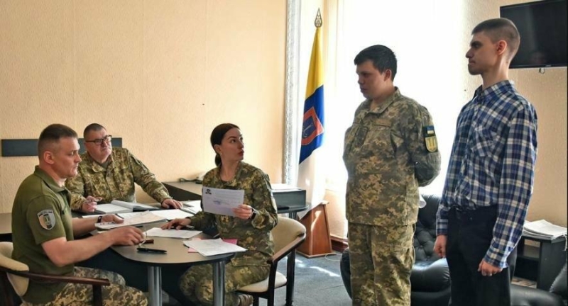 Після 7 серпня чоловіки почнуть масово втрачати бронь: кого зміни торкнуться в першу чергу