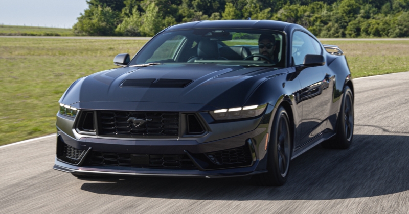 Бензиновий Ford Mustang знову випередив електричний Mach-E за продажами в США