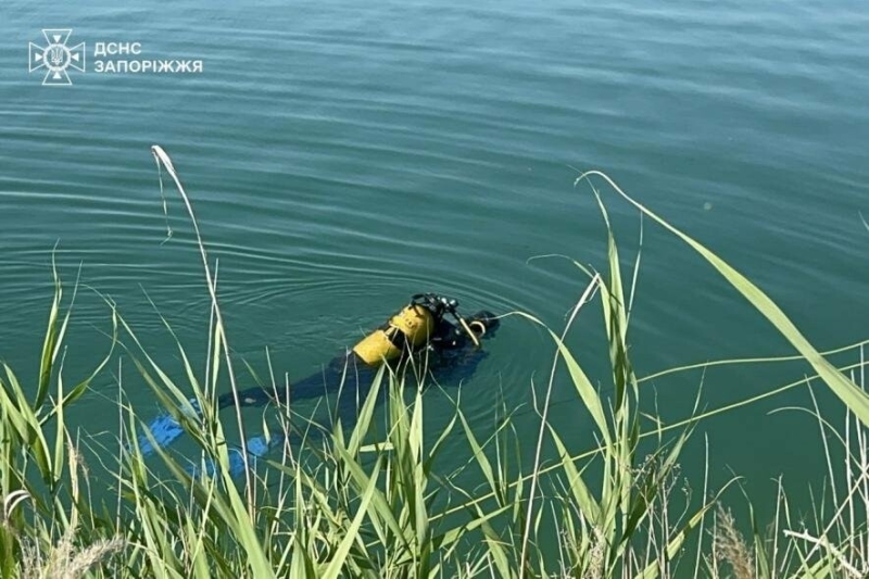 У Запоріжжі водолази дістали тіло 17-річного хлопця, який зник у затопленому кар&rsquo;єрі