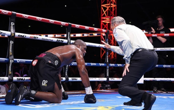 Маккензі залишився розчарованим діями Дюбуа у бою з українським чемпіоном