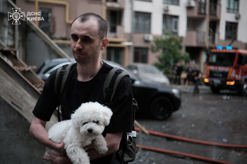 Атака на Київ: постраждало сім районів, є жертва (фото)