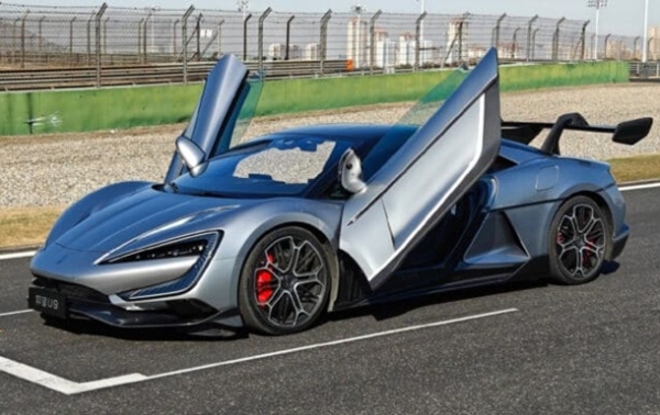 Китайська BYD підтвердила запуск конкурента Bentley та Ferrari у Європі