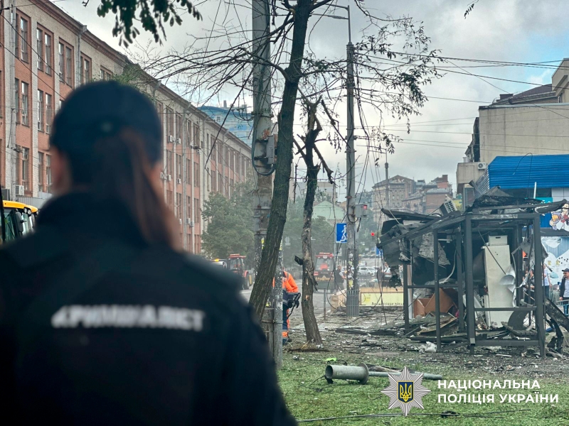 Атака на Київ: постраждало сім районів, є жертва (фото)