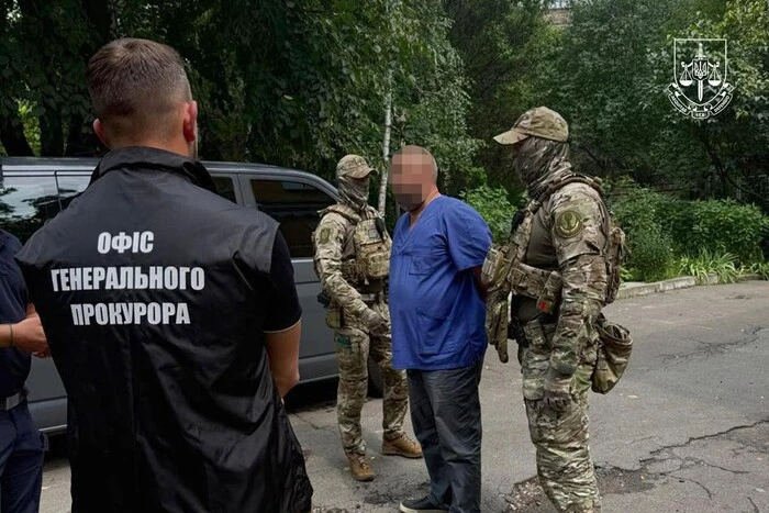 У Києві затримано керівництво та лікарів медзакладу, які оформлювали інвалідність ухилянтам