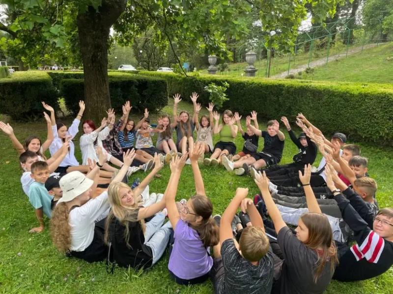 Оздоровлення та літній відпочинок для дітей ВПО: які безкоштовні програми зараз діють