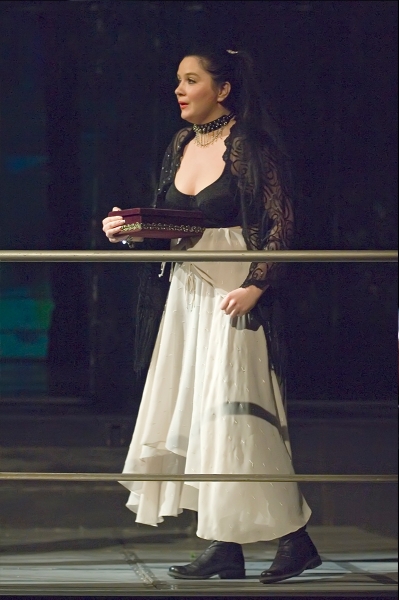 На 43-му році пішла з життя актриса театру Франка