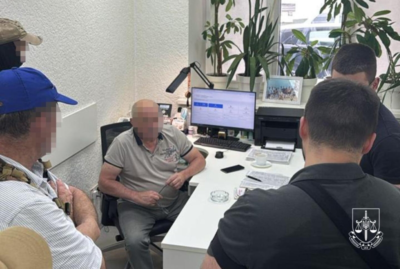 У Києві затримано керівництво та лікарів медзакладу, які оформлювали інвалідність ухилянтам