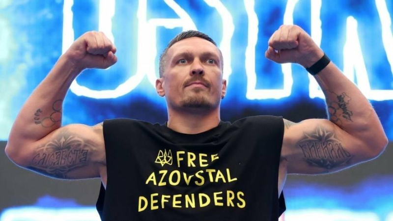 У п'ятому раунді Олександр Усик здобуває перемогу