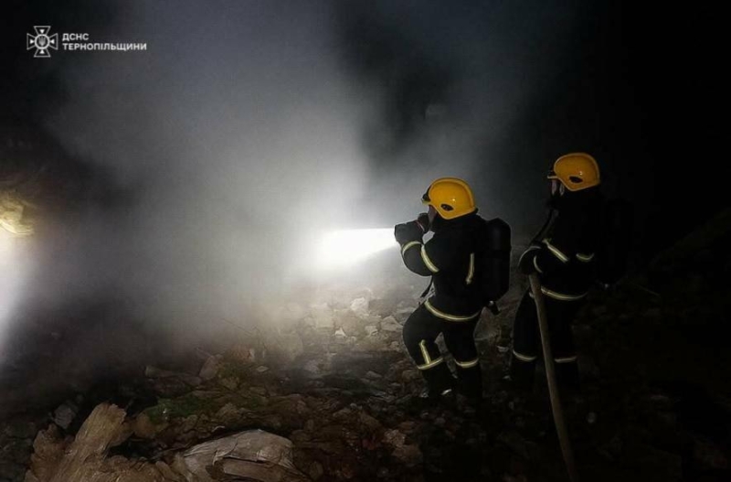 Не доба, а пекло: в ДСНС показали, як 24/7 рятували мешканців Тернопільщини (ФОТО)