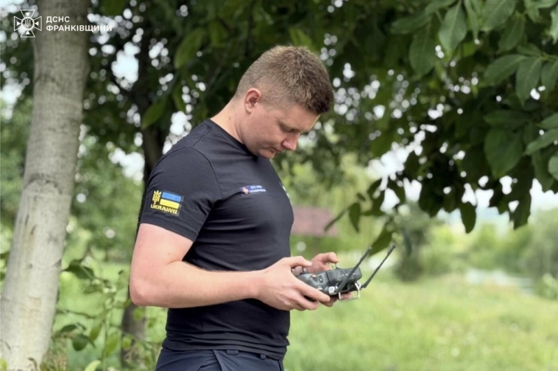 Моторошна знахідка шокувала рибалок: необачність на "Бурштинському морі" забрала життя юнака (ФОТО)