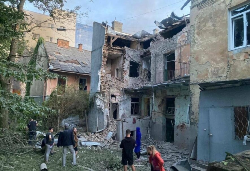 Загинули люди, десятки поранених: моторошні наслідки російської нічної великої атаки по заходу України (ФОТО)