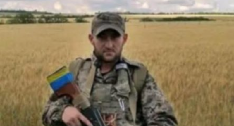 Останній шлях Героя: на Івано-Франківщині Тараса Ткачука зустрінуть живим коридором