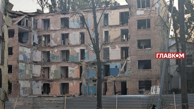 10 днів після трагедії. Фоторепортаж із місця влучання ракети у Шевченківському районі