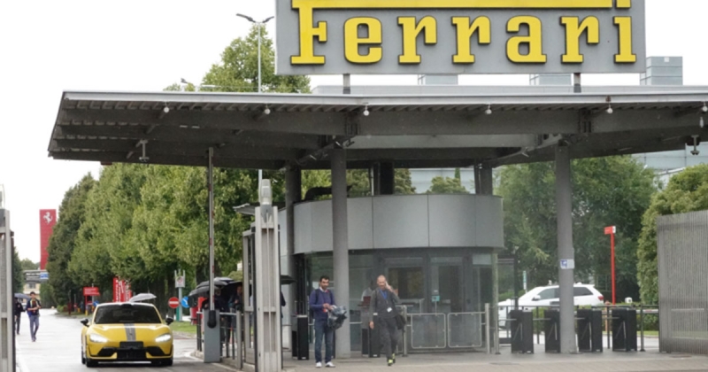 Xiaomi SU7 Ultra помічений на заводі Ferrari в Італії