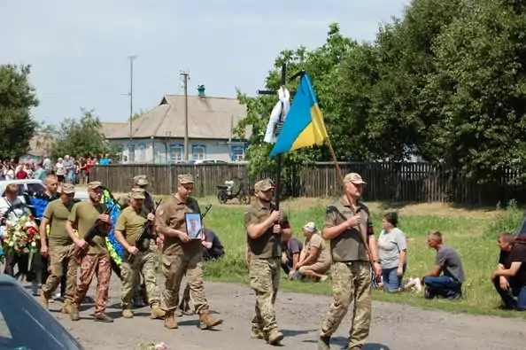 Гребінківська громада попрощалася із Захисником України: на Сумщині загинув Сергій Штепа