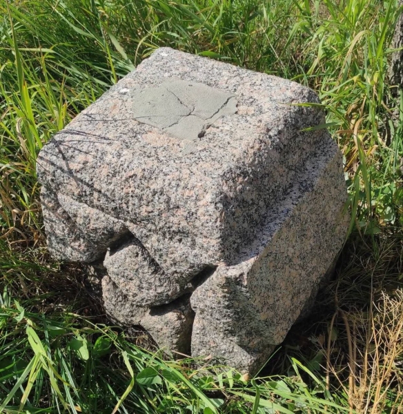 Історики Дніпра змогли розгадати напис на старовинному надгробку, знайденому на цвинтарі