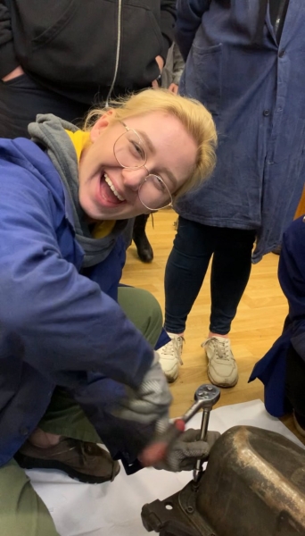 Коли війна змінює шлях: як музикантка із Донецької області стала автомеханіком