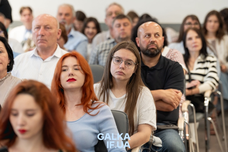 Масове закриття шкіл: громади Прикарпаття вимагають переглянути освітню реформу (ФОТО)