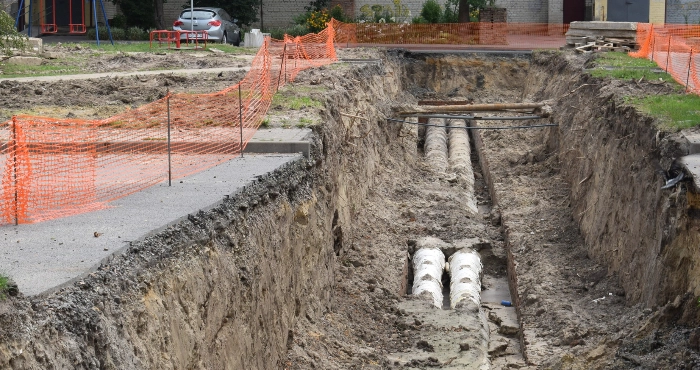 На ЛПЗ призупинять подачу гарячої води через заміну аварійних труб