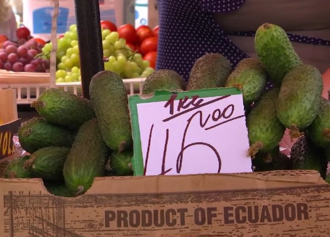 На ринках Рівного висока ціна на огірки та помідори