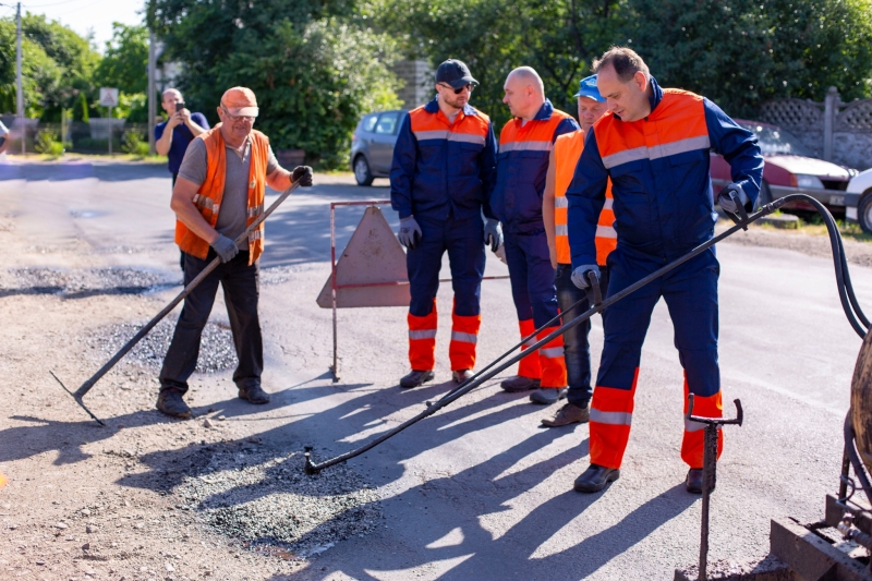 &ldquo;Не дуже раді&rdquo;, &ndash; Марцінків про чиновників, які лататимуть ями у Франківську (ВІДЕО)