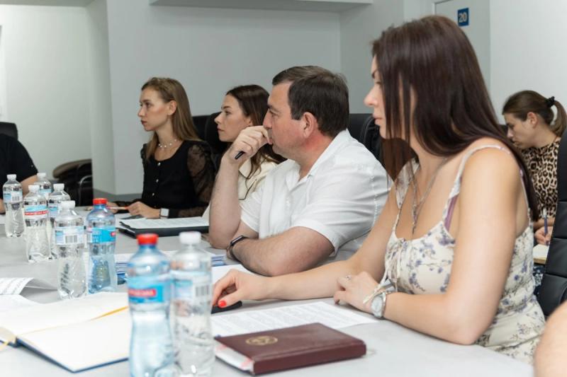 «Прозорість і підзвітність»: Кременчуцькій громаді рекомендували розірвати договір на кейтерингові послуги в медустанові