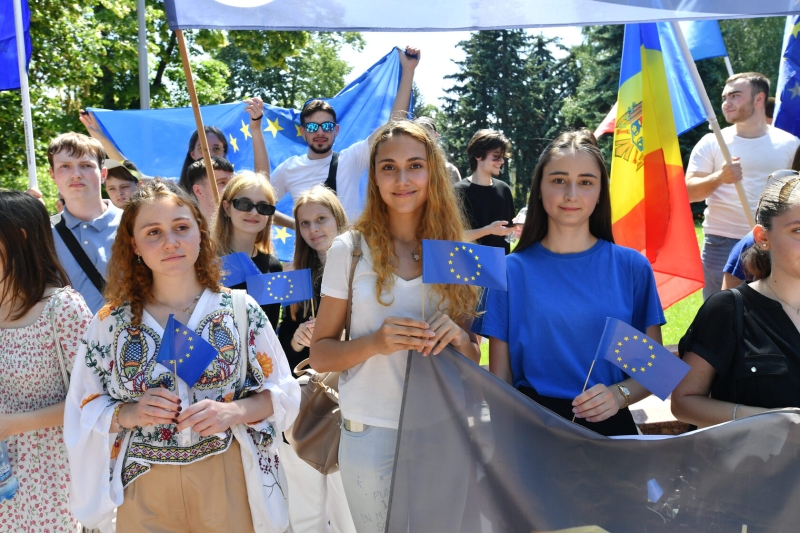 Пустіюча країна: 4 хвилі еміграції з Молдови. Чи буде п’ята після вступу до ЄС?