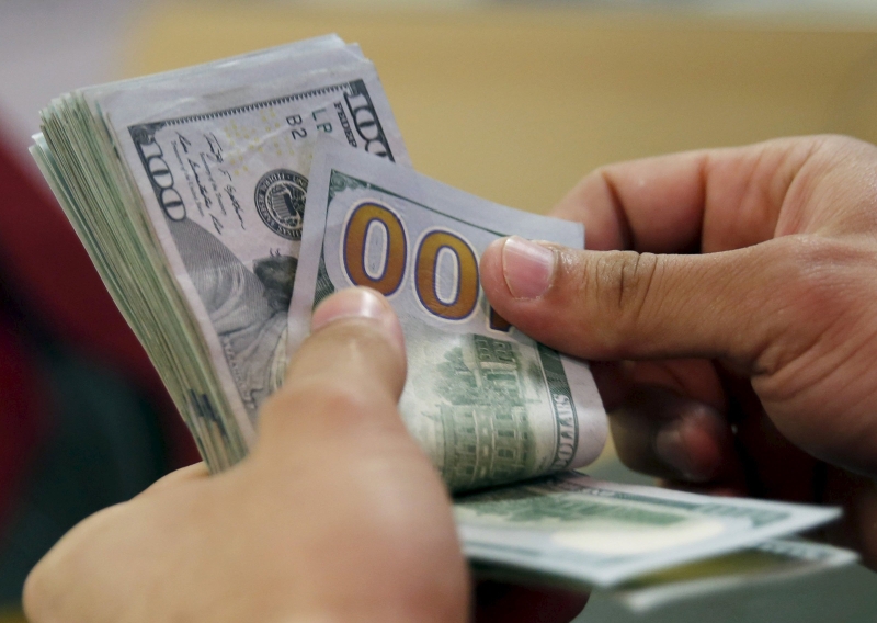 Скільки коштуватимуть 100 доларів в Україні: прогноз банкіра до 20 липня