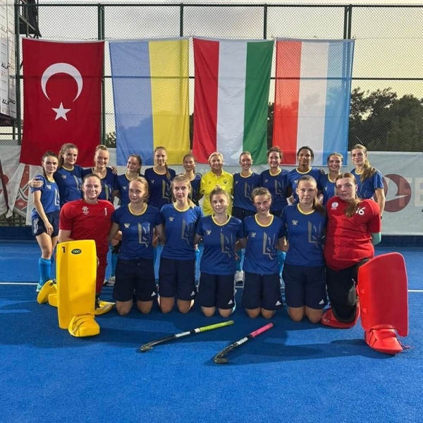 Сумські хокеїстки з розгрому стартували на чемпіонаті Європи