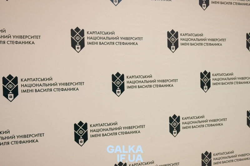 “Той, хто хоче бути успішним – повинен отримувати знання”: як у (При)Карпатському університеті проходить день відкритих дверей (ФОТО)