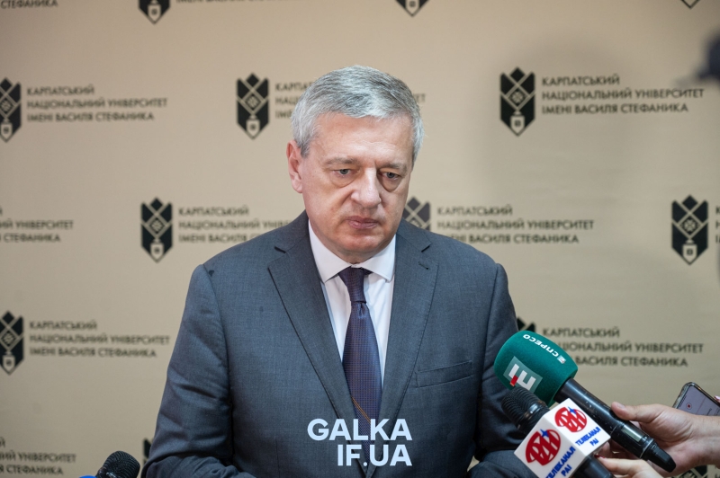 “Той, хто хоче бути успішним – повинен отримувати знання”: як у (При)Карпатському університеті проходить день відкритих дверей (ФОТО)