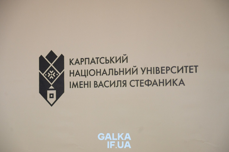 “Той, хто хоче бути успішним – повинен отримувати знання”: як у (При)Карпатському університеті проходить день відкритих дверей (ФОТО)