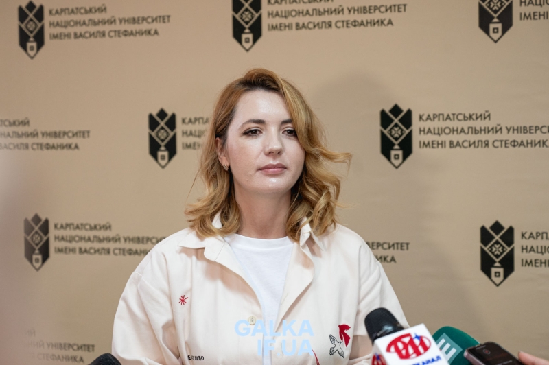 “Той, хто хоче бути успішним – повинен отримувати знання”: як у (При)Карпатському університеті проходить день відкритих дверей (ФОТО)